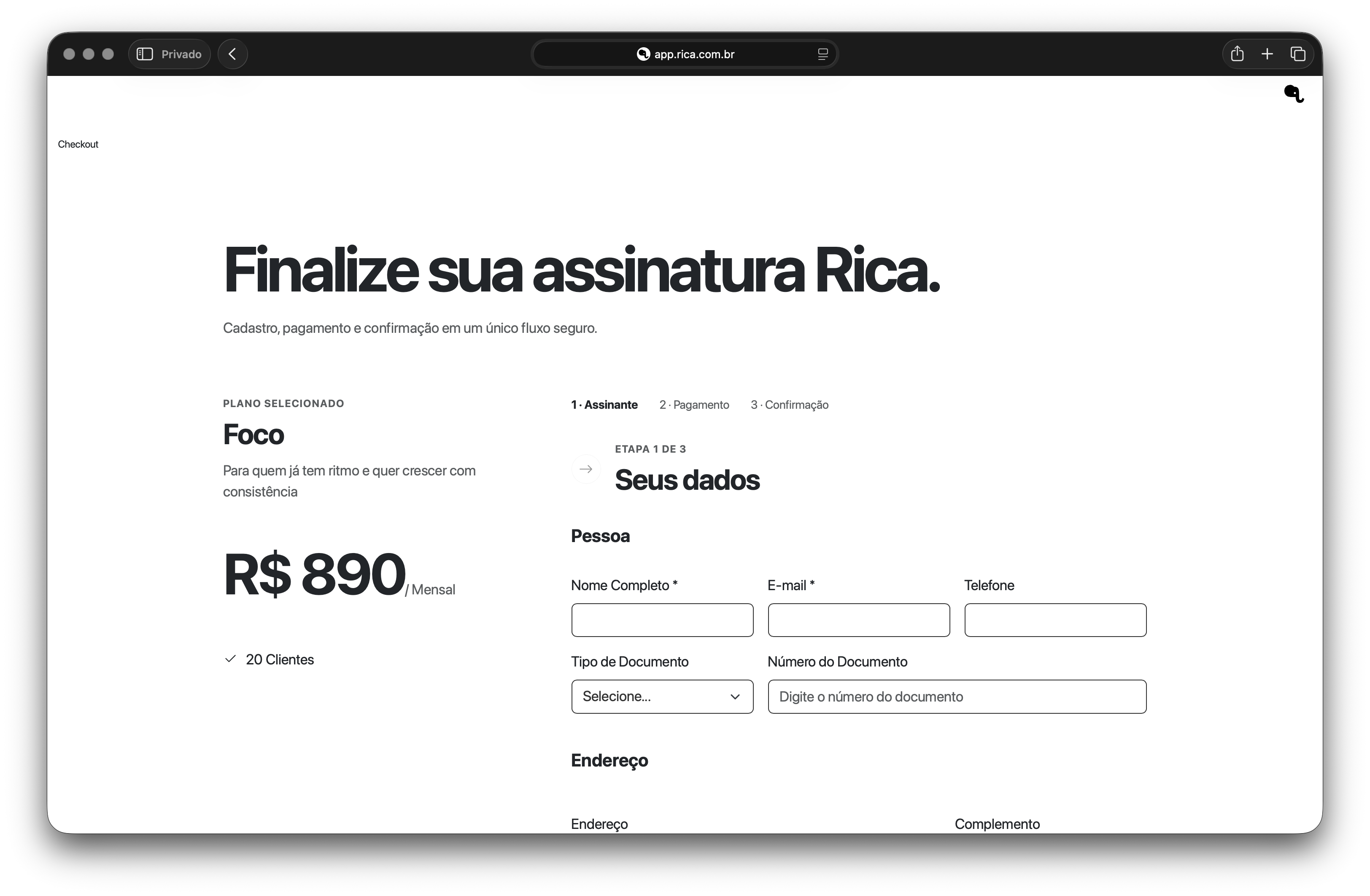 Primeira etapa do checkout da Rica, com o resumo do plano e o formulário de dados do assinante.